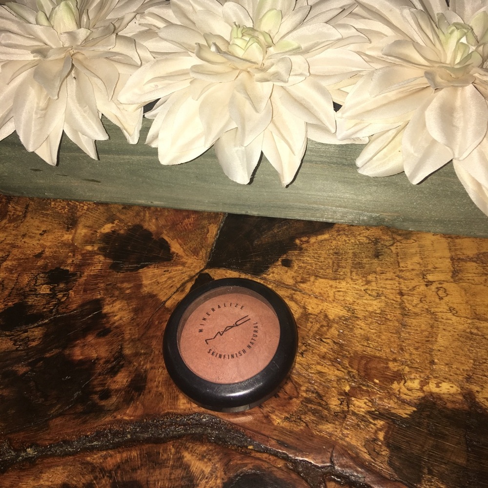 MAC natural skin finish SUN POWER