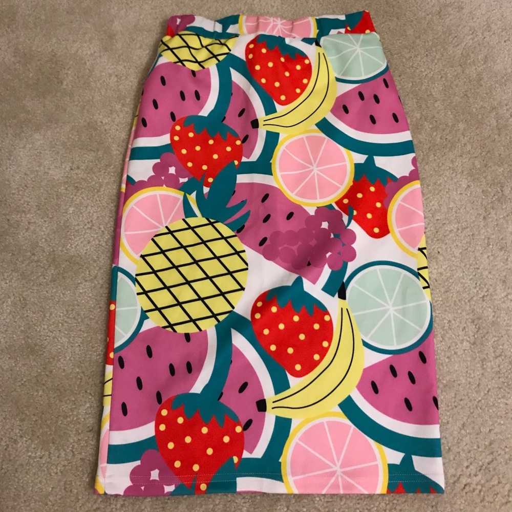 NWOT Midi fruit skirt
