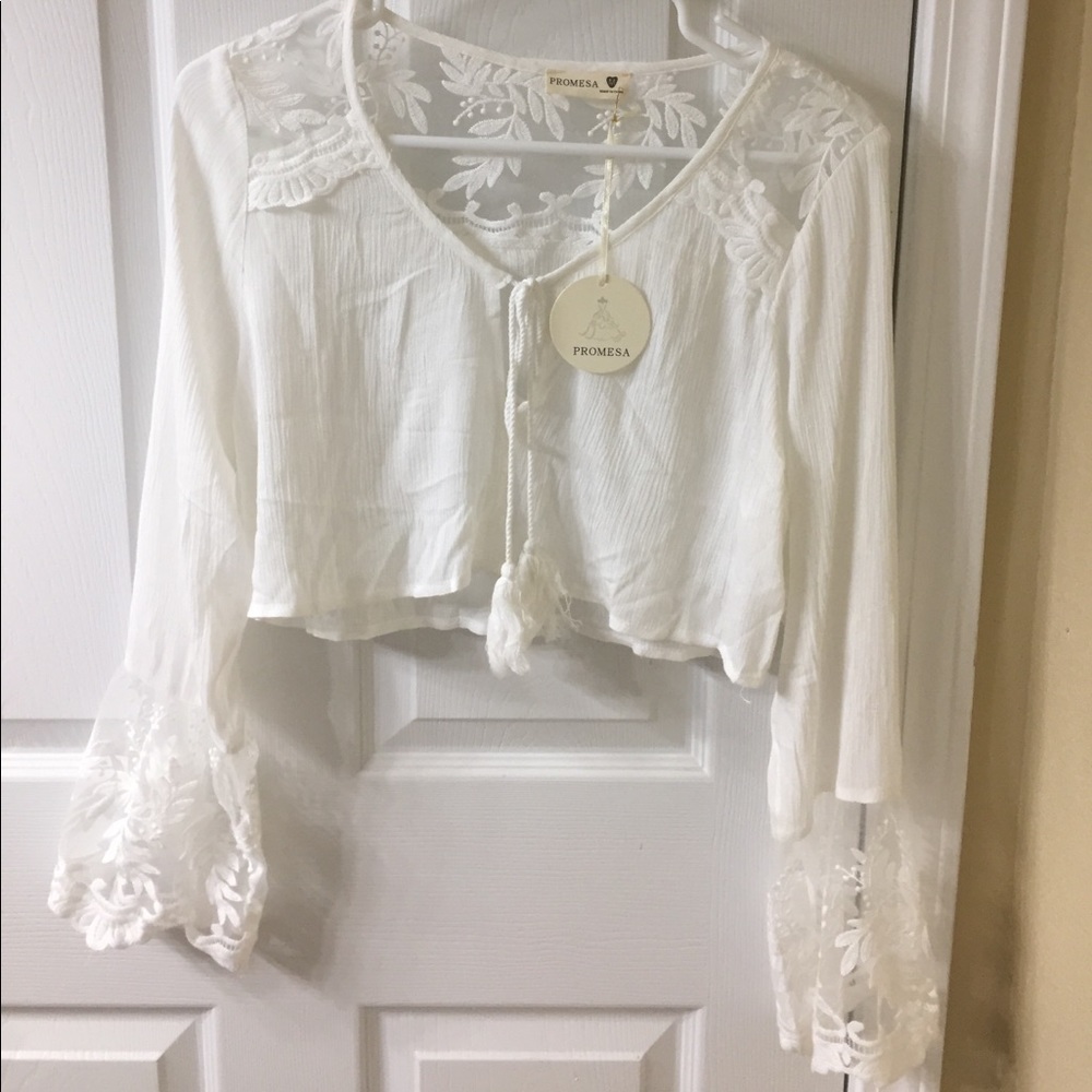 Lace bell sleeve crop top