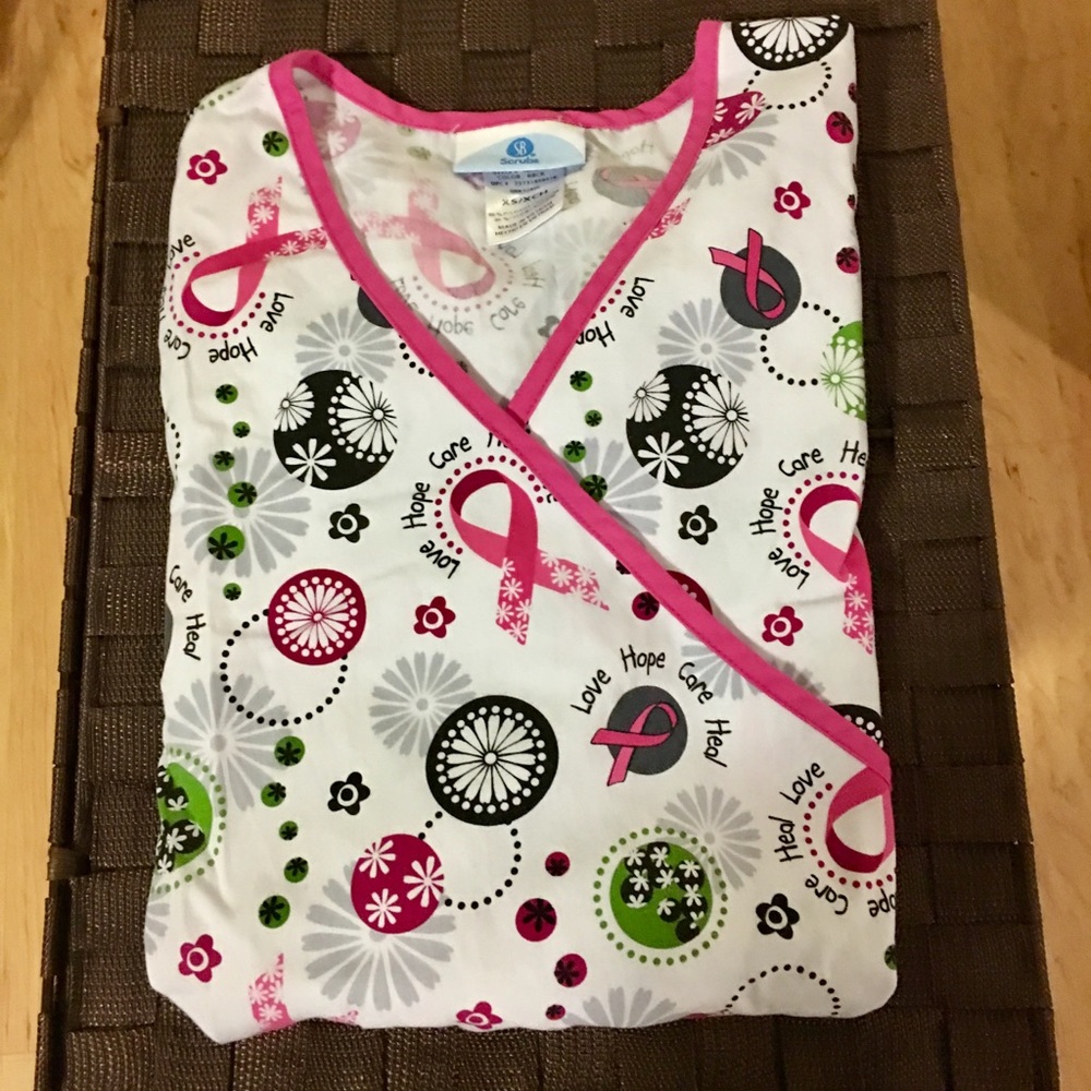 Scrub top