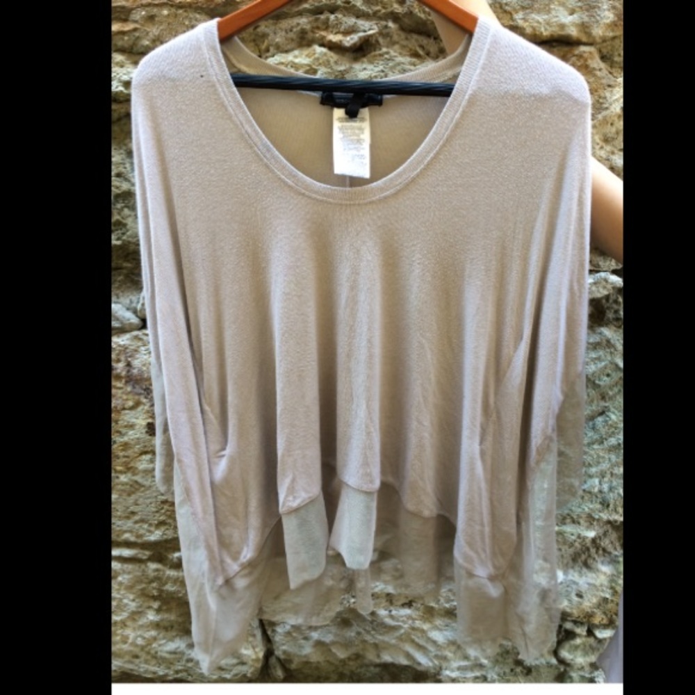 FINAL PRICE: BCBG flowy top💐