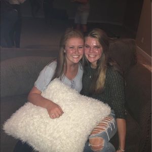 Meet your Posher, Ellie