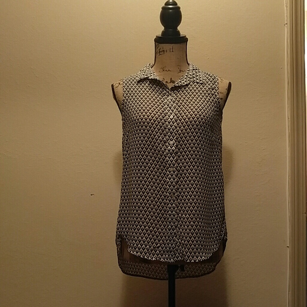 Sleeveless blouse
