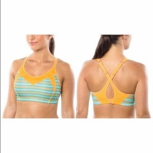 Moving Comfort Sports Bra 30CD-32C Moving Comfort Sports Bra 30CD-32C