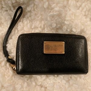 Marc by Marc Jacobs 'Classic ' leather wristlet