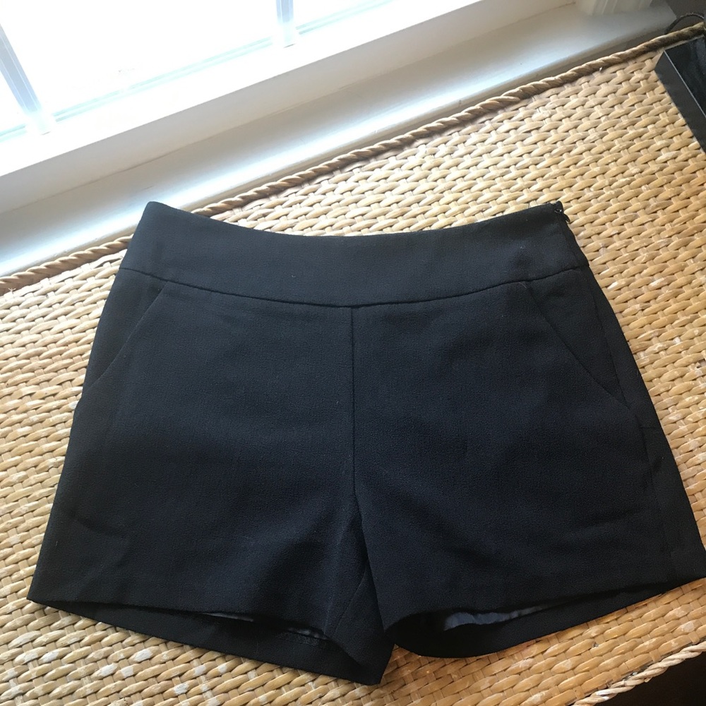 Esley shorts size small