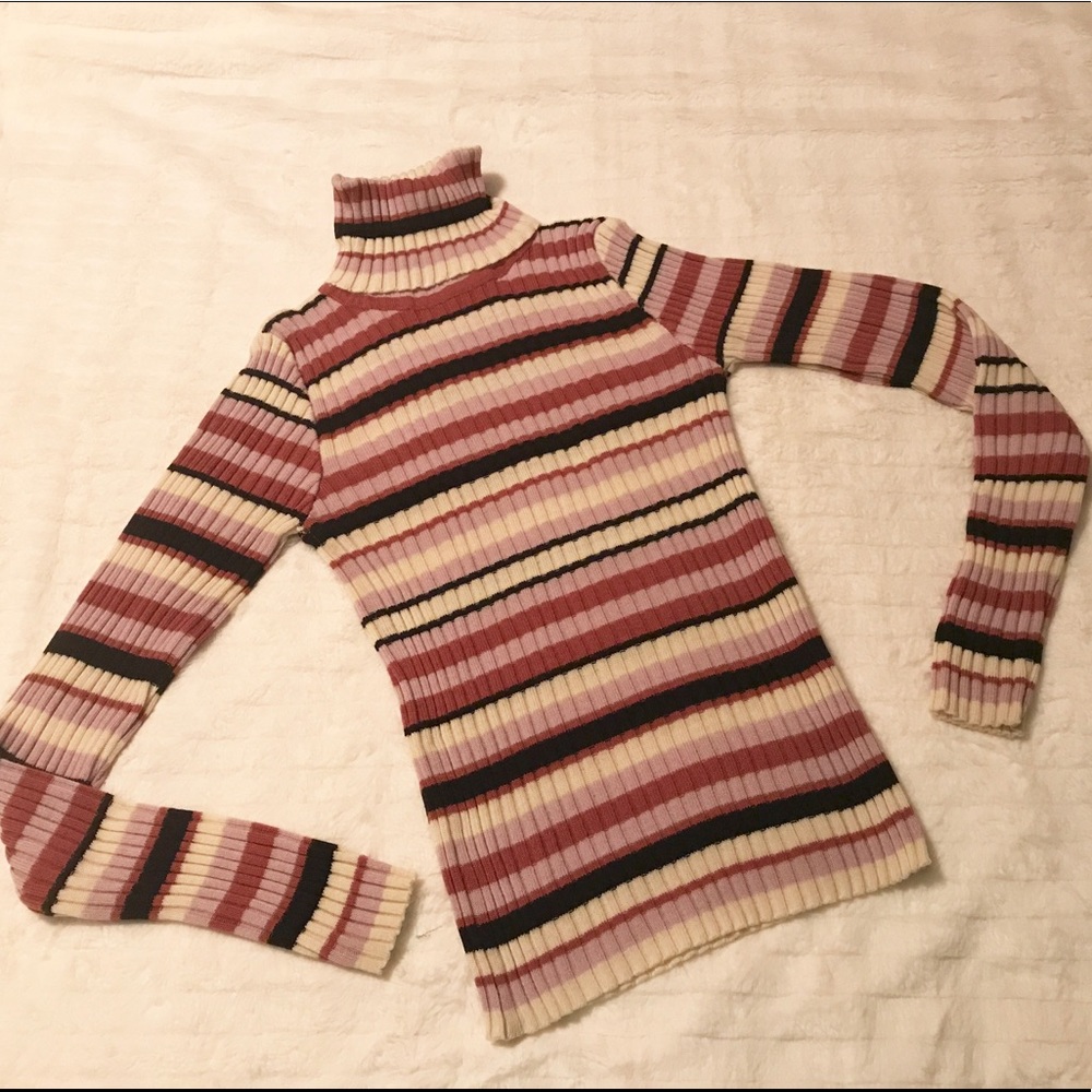 ⬇️PRICE DROP⬇️Vero Moda Turtle Neck Sweater