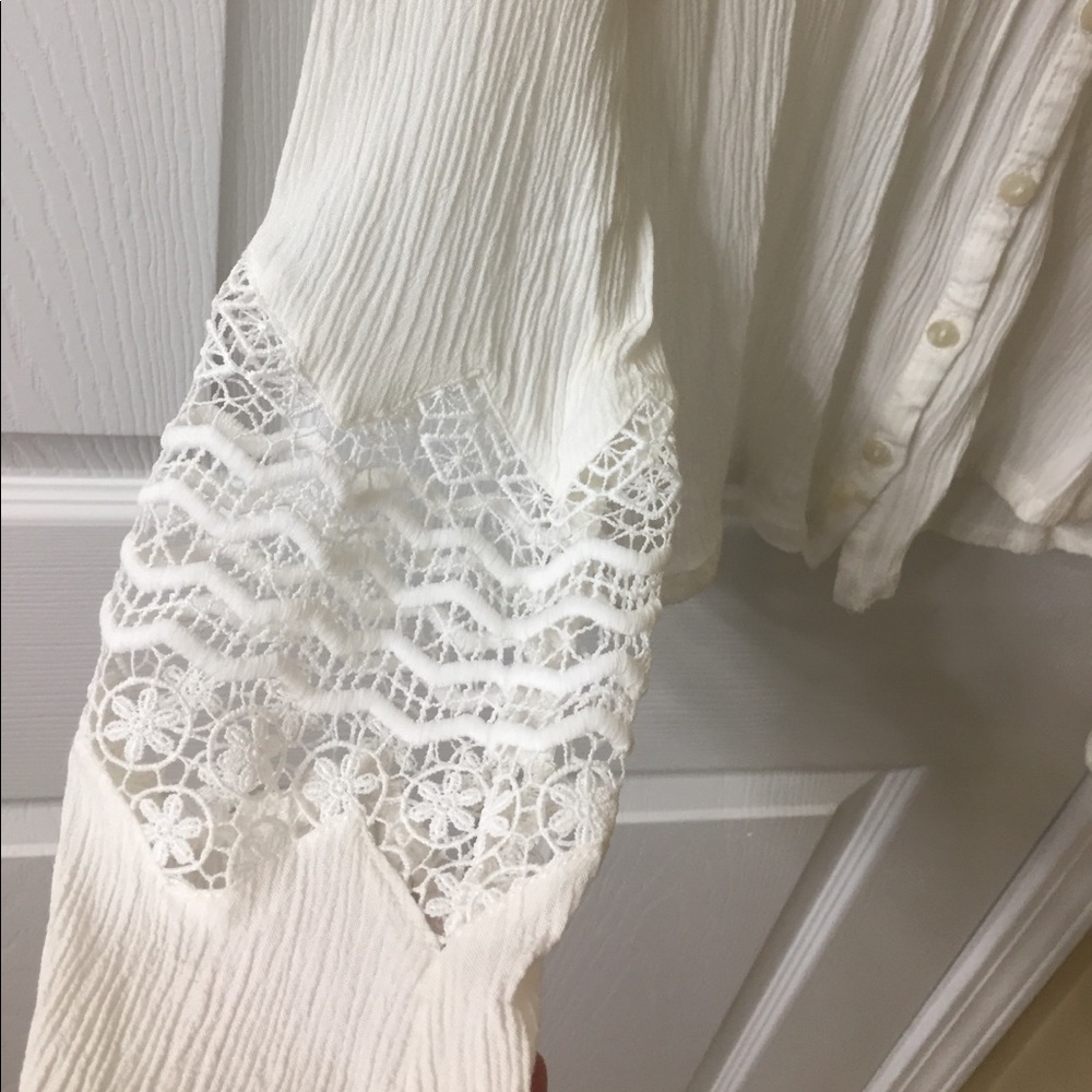 Roxy button lace top - Picture 2 of 3