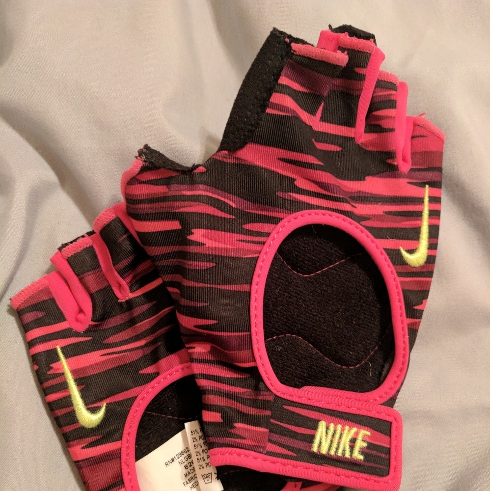 Nike weight lifting gloves