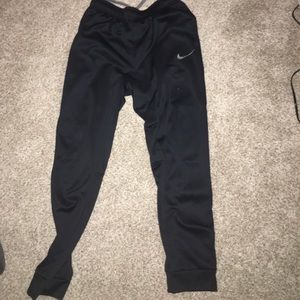 Nike Therma-Fit Cuffed Sweatpants