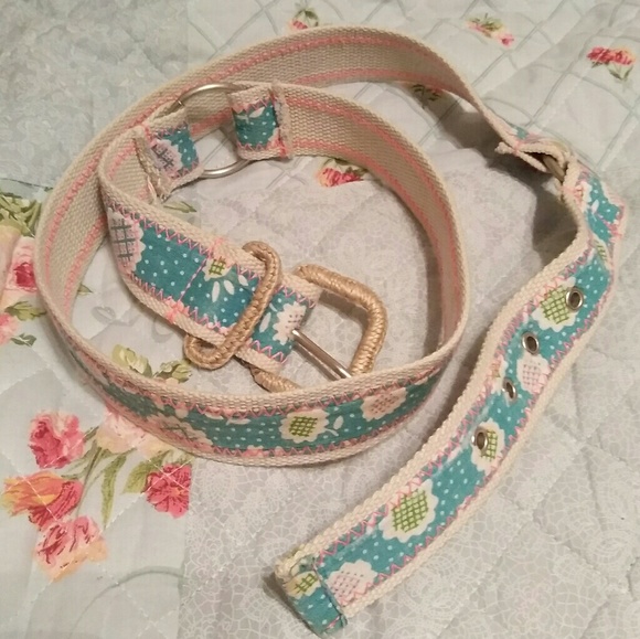 Vintage Handmade Floral Belt - Picture 2 of 3