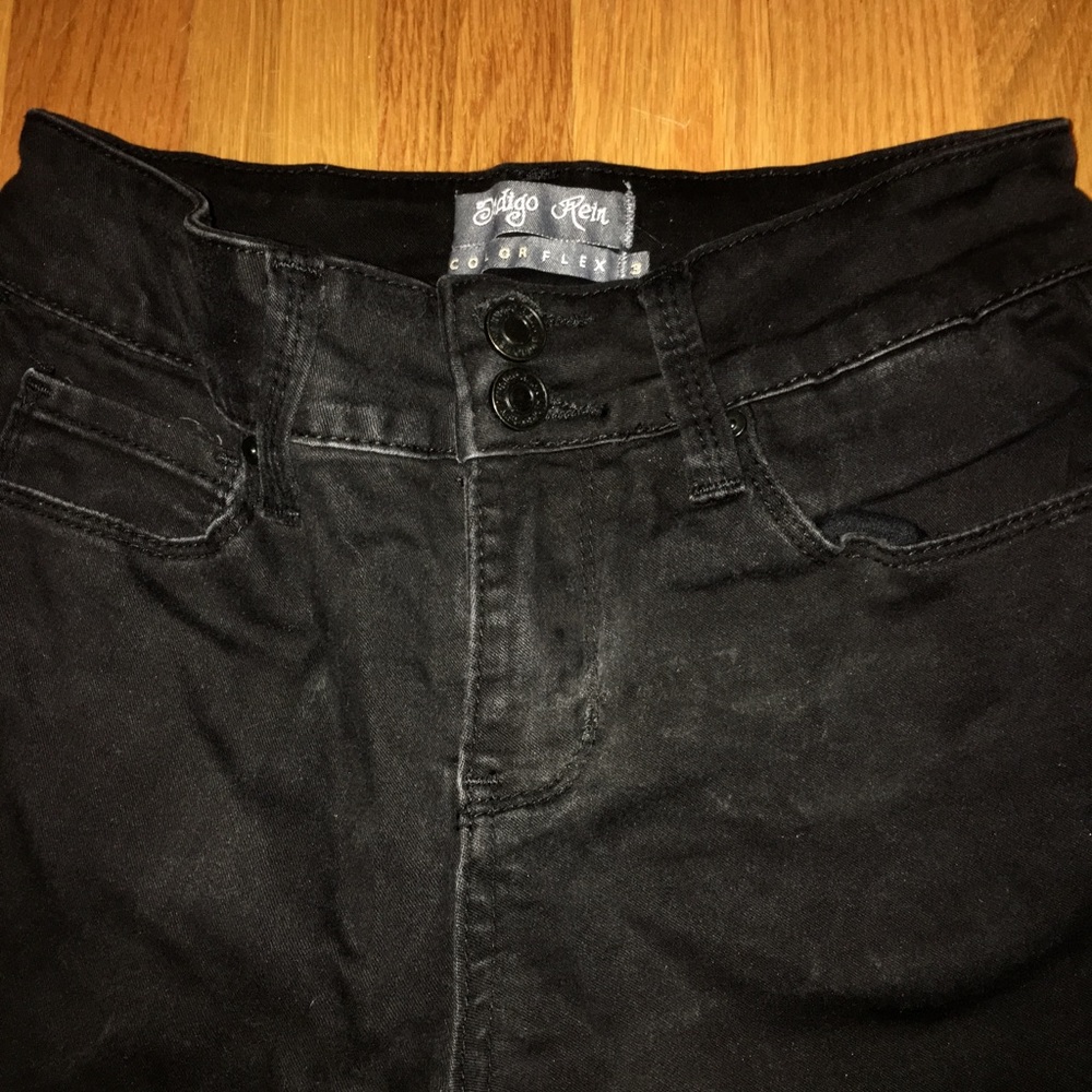Black Mid-Rise Jeans/Slacks