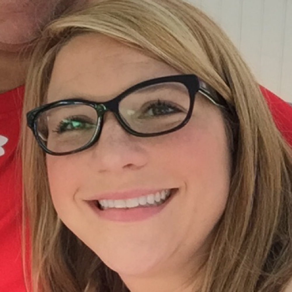 Meet your Posher, Laura