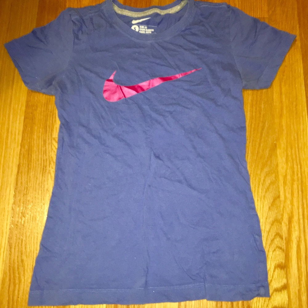 NIKE Fitted Tshirt