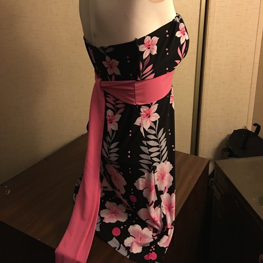 Pretty dress - Picture 2 of 2