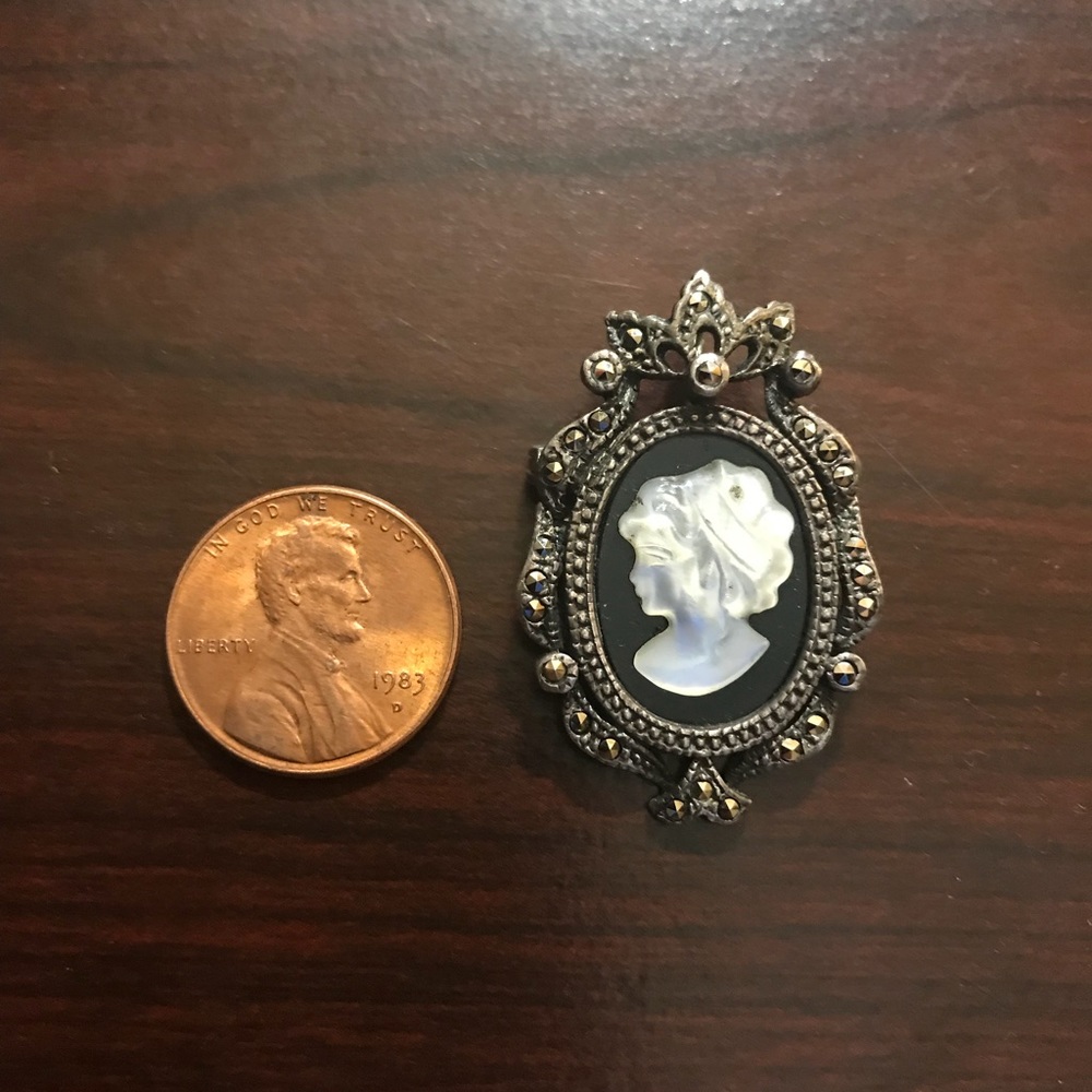 Vintage sterling brooch!