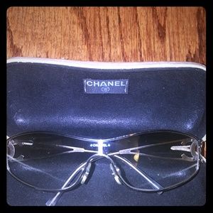 🎈SALE🎉CHANEL Diamond Logo Sunglasses-FIRM