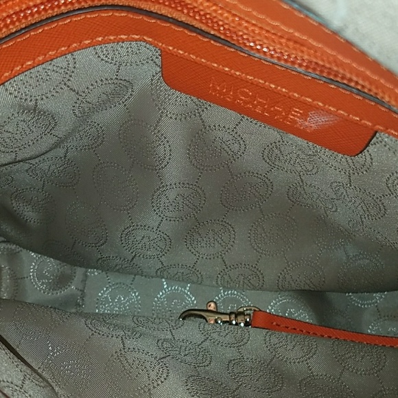 Michael Kors cross body and hand bag - Picture 4 of 6