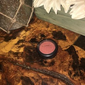 MAC blush