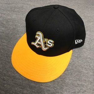 New Era 59 Fifty Athletic A’s Hat ⭐️NEVER WORN⭐️