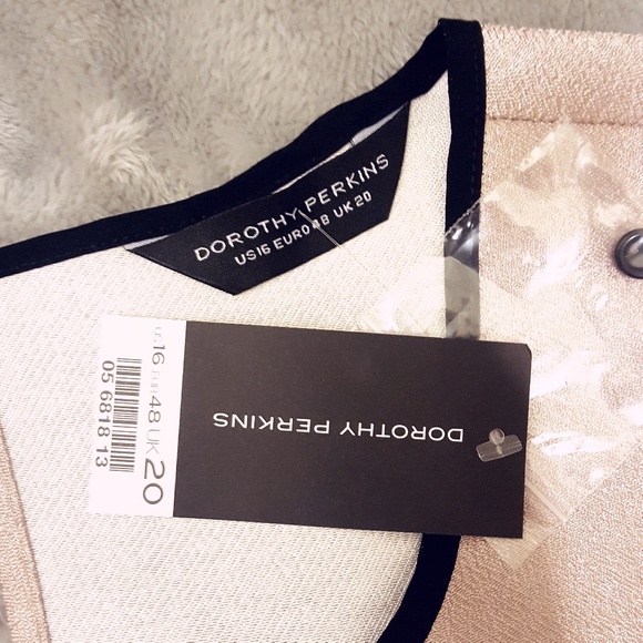 Dorothy Perkins Lace Crop Top - Picture 3 of 3