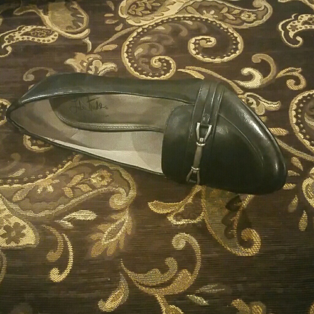 Shoes - Picture 3 of 6