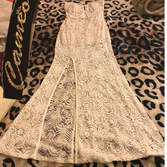 cameo Dresses & Skirts - Lace long dress