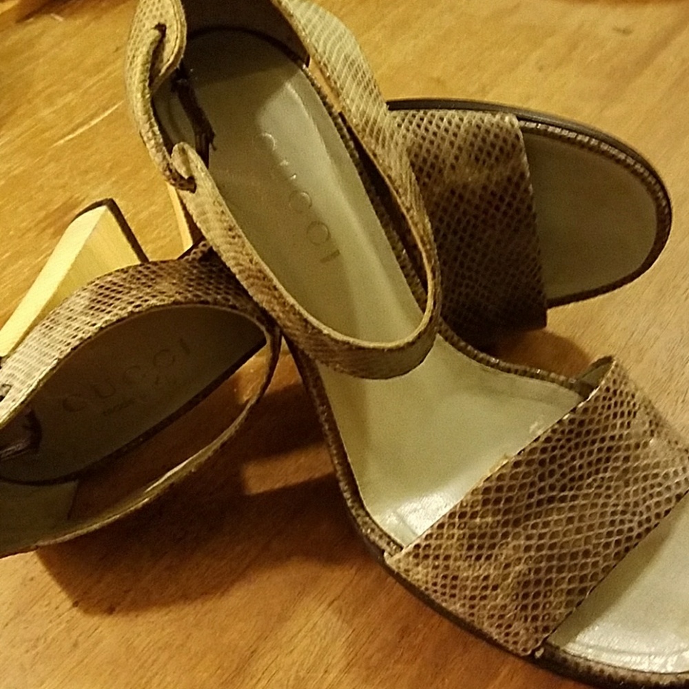 Gucci Designer Made in Italy Authentic 💖