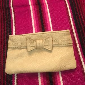 Tan Jessica Simpson card holder