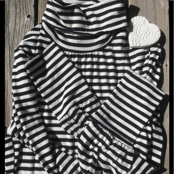 Trina Turk Sweaters - Trina Turk striped turtleneck M. Pre-Loved. ❤️
