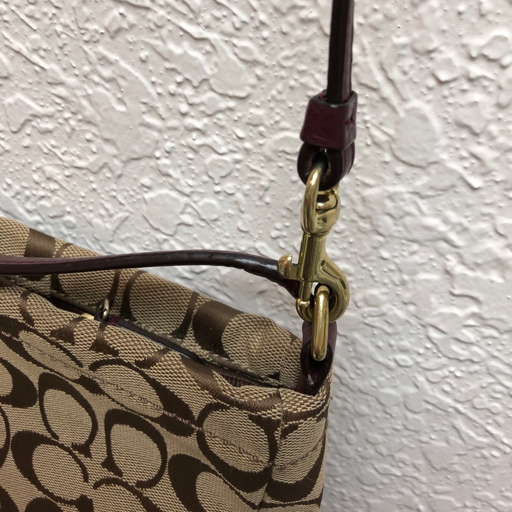 Coach logo crossbody purse - Picture 3 of 6
