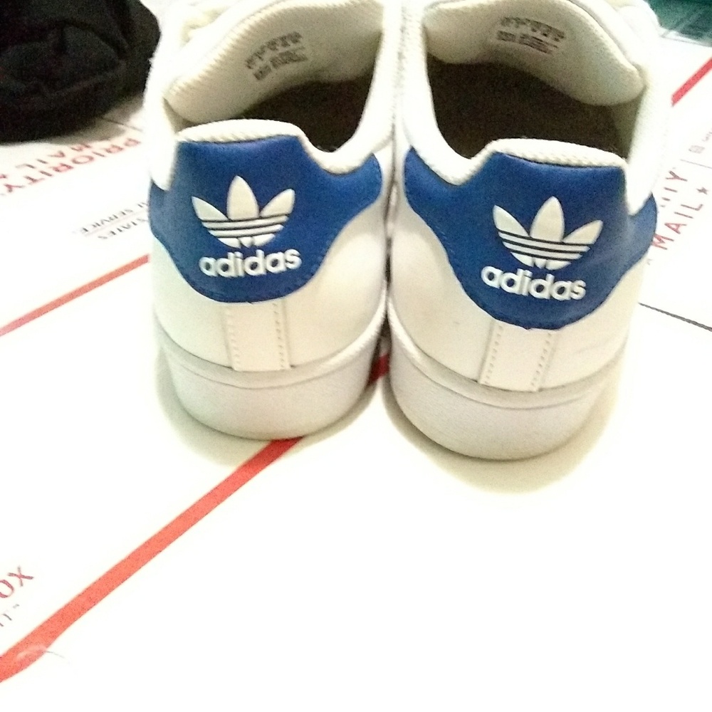 Shell Toes Adidas - Picture 3 of 4