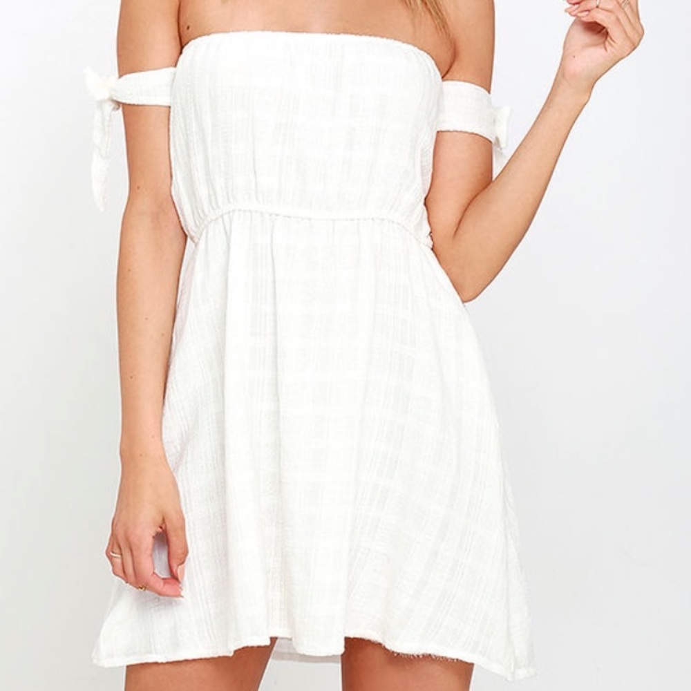 NWOT Lulu's white dress!