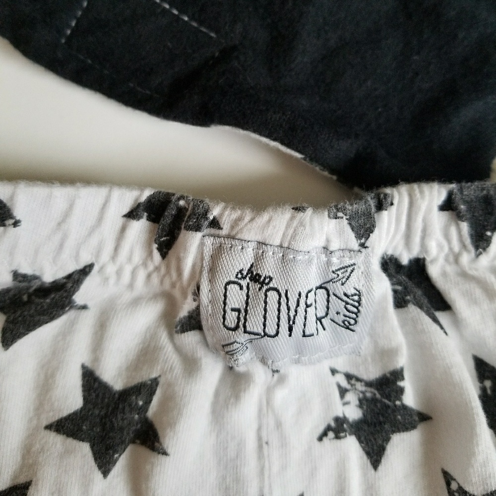 ❌DONATED❌ Stars Bibdana & Shorts Set - Picture 2 of 2