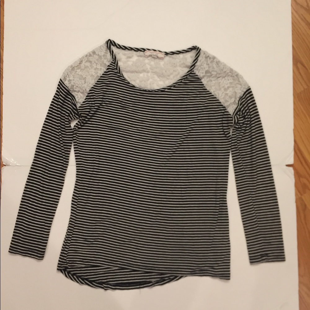 B&W striped soft long sleeved with lace on back