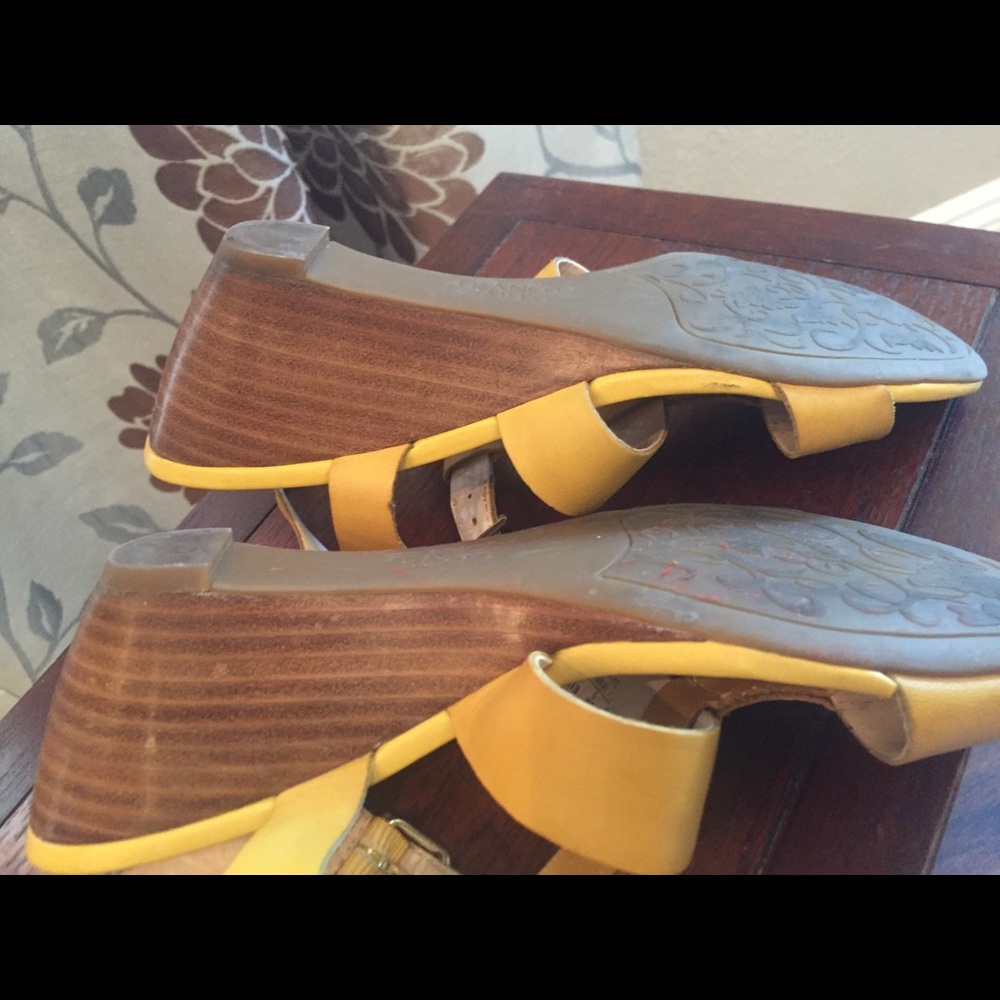Sandals - Picture 4 of 4