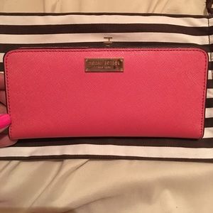 Henri Bendel Wallet