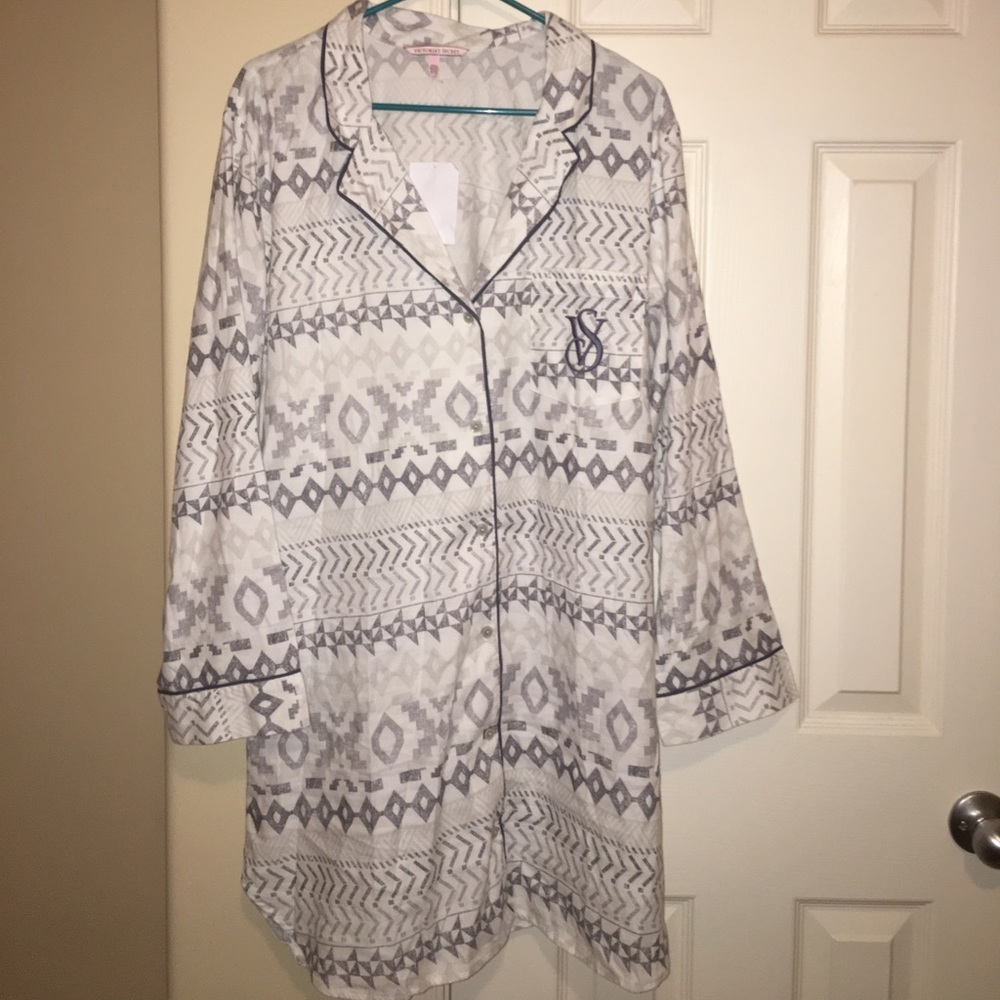 NWOT Victoria's Secret Sleepshirt size L