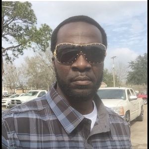 Meet your Posher, Joelle