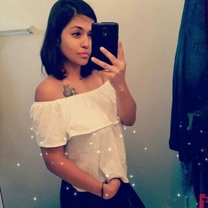 Meet your Posher, Monique