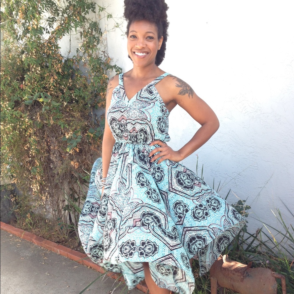 🎉HP🎉 H&M Asymmetrical Hem Sleeveless Dress!