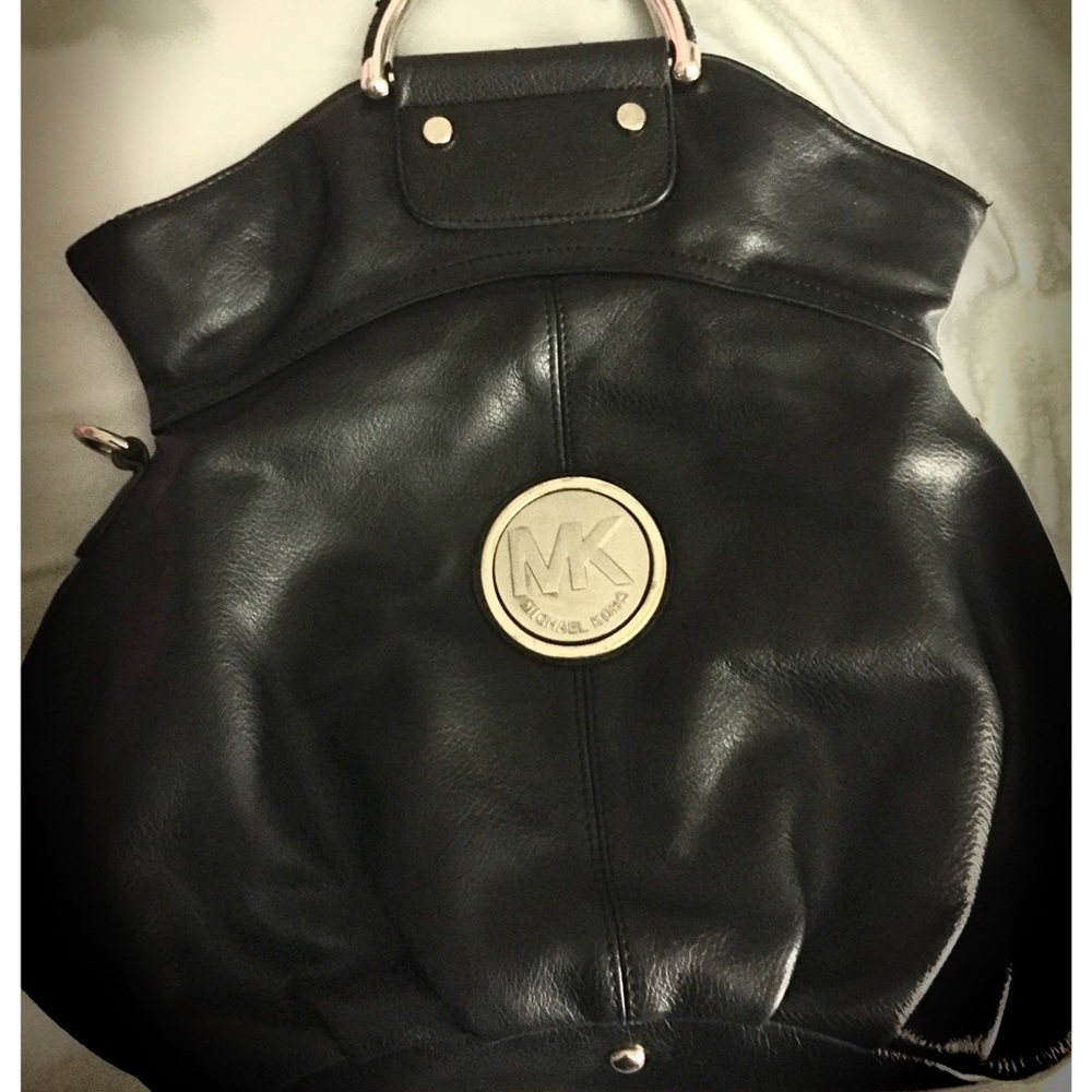 Beautiful leather Michael Kors purse 🦋