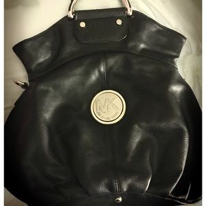 Beautiful leather Michael Kors purse 🦋