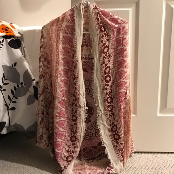 American Eagle Outfitters Accessories - Tapestry Cocoon Cardigan