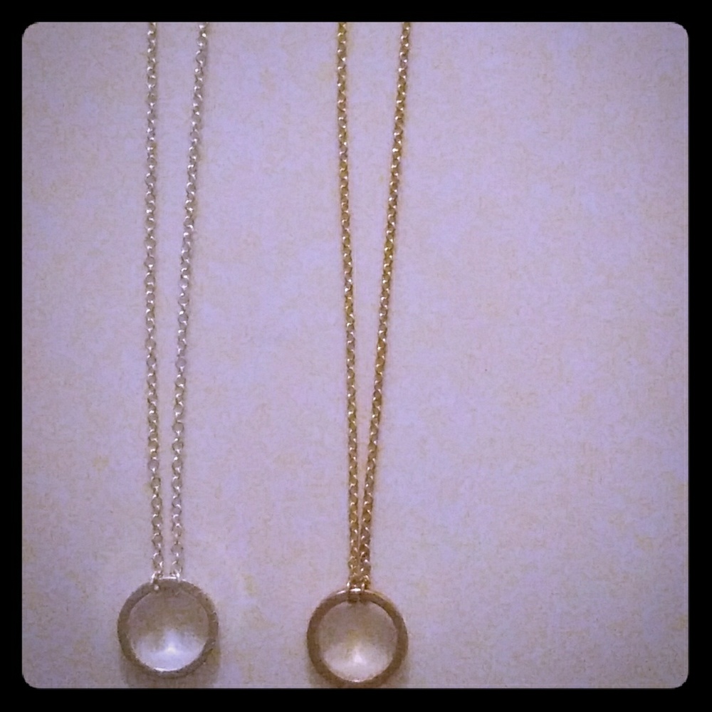 2 Delicate Necklace 1 gold 1 silver