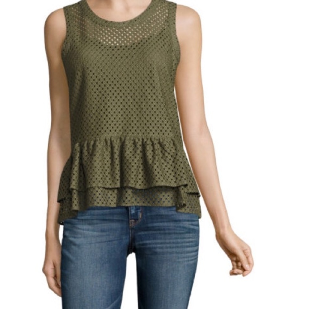 a.n.a sleeveless lace peplum blouse L