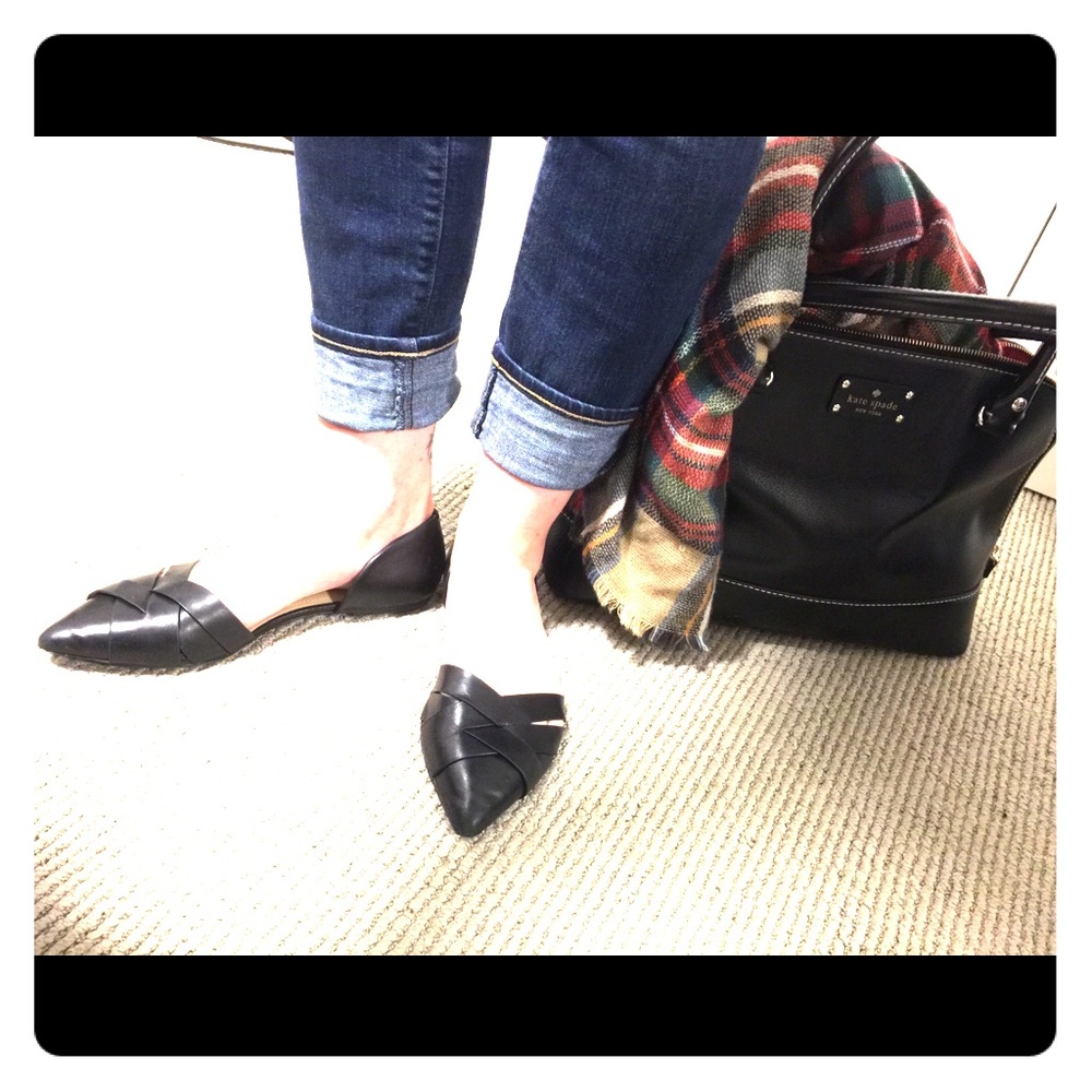 Black pointed toe flats BCBGeneration