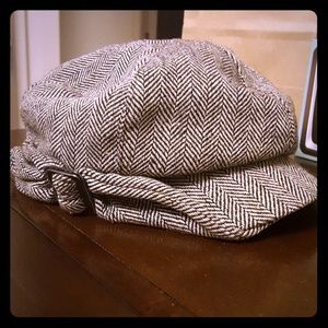 Herringbone newsboy cap with side buckle