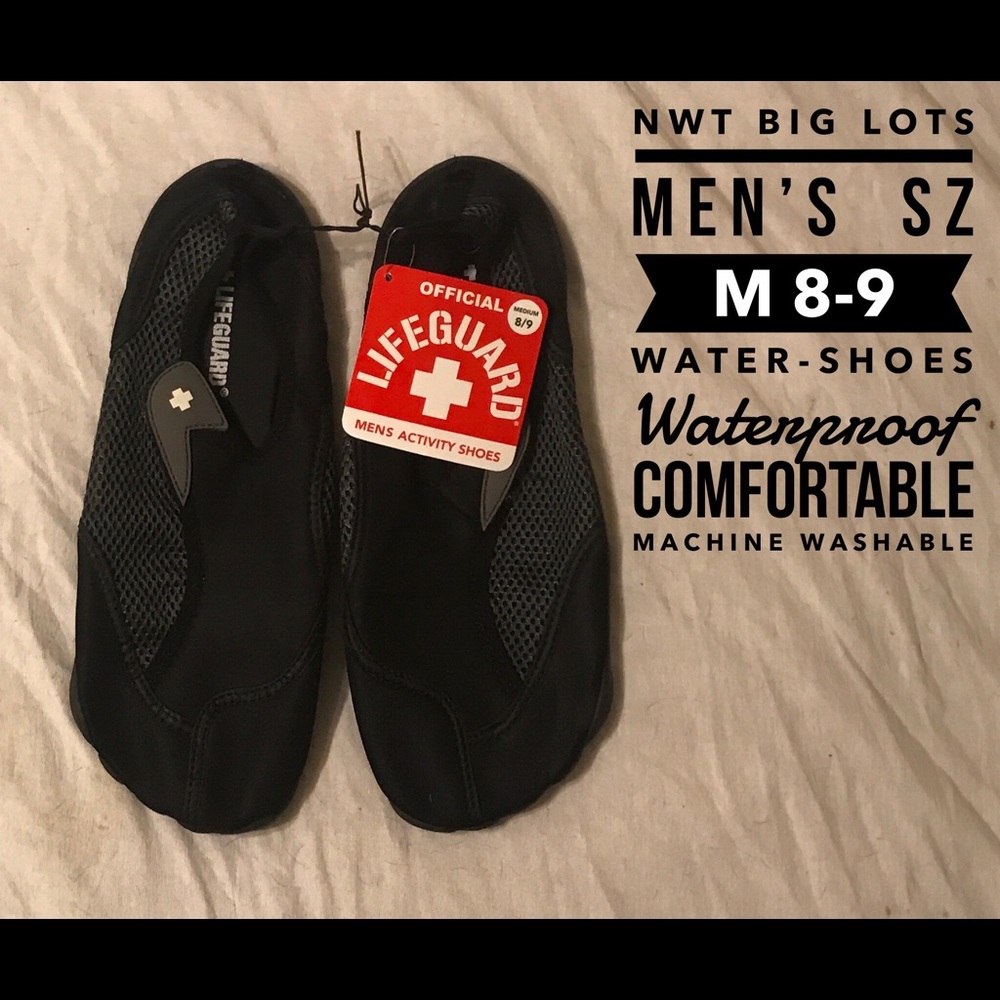 NWT men’s medium water shoes
