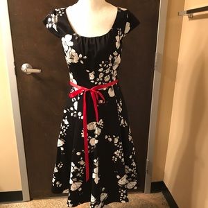 WHBM Floral Cap Sleeve Dress ❤️